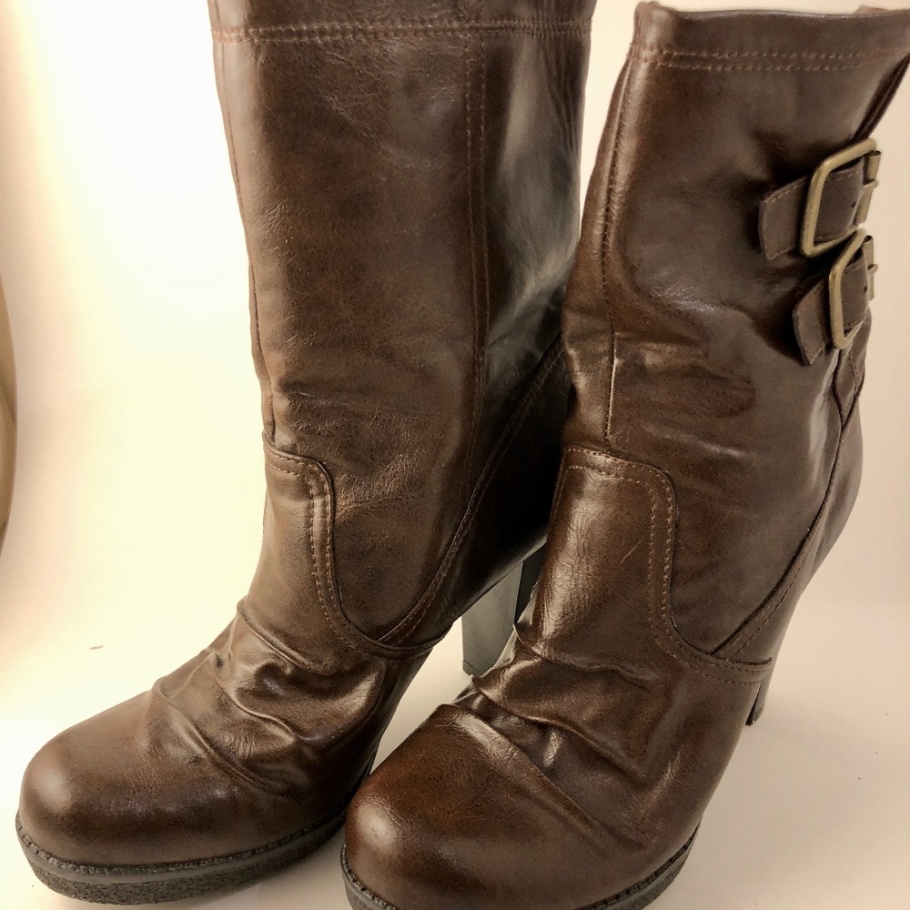 SOX-TAB Womens Boots Size 5.5 brown w/buckles